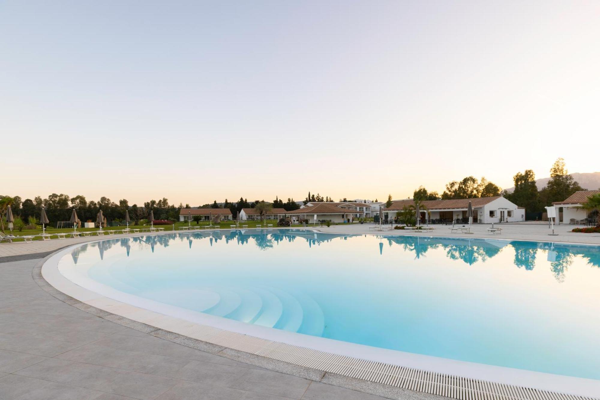 Hotel S'Arena Beach La Caletta Exterior foto